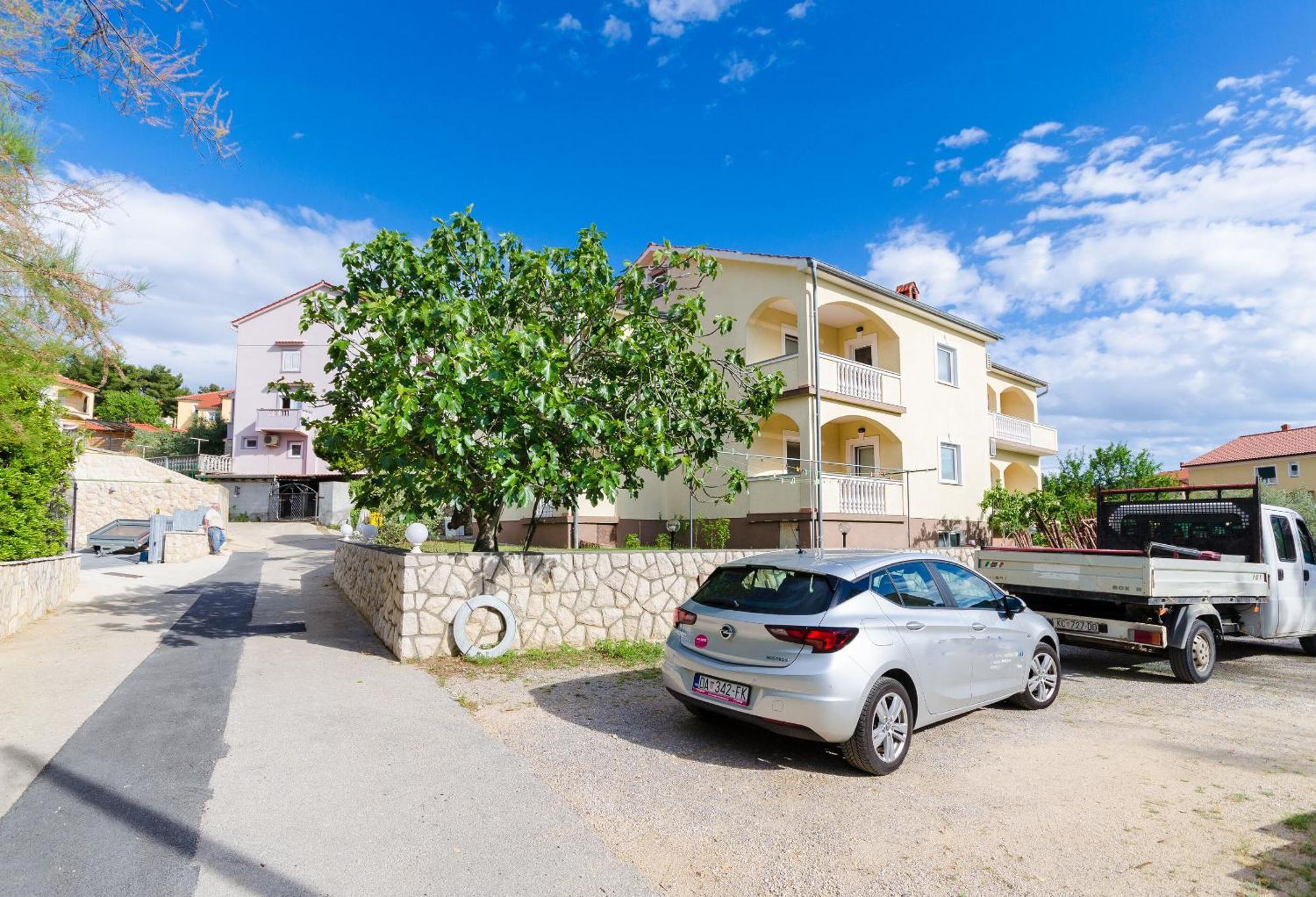 לופאר Apartments Alex מראה חיצוני תמונה