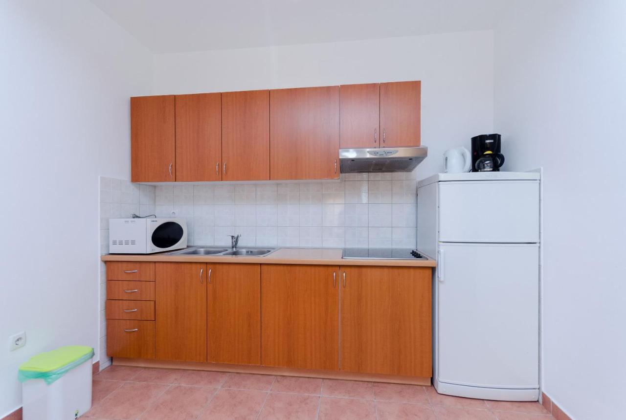 לופאר Apartments Alex מראה חיצוני תמונה