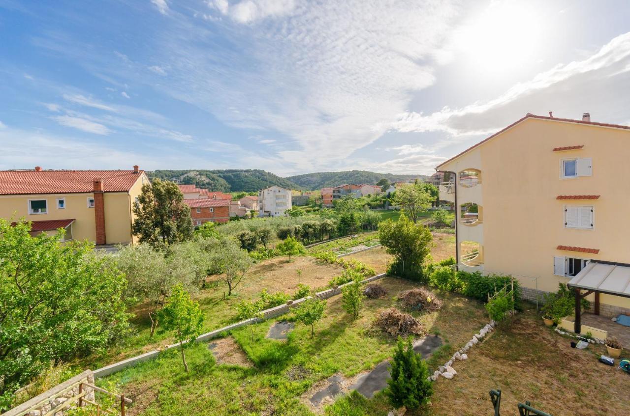 לופאר Apartments Alex מראה חיצוני תמונה
