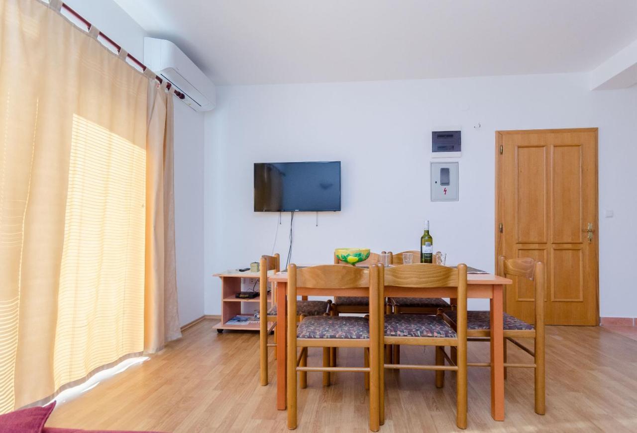 לופאר Apartments Alex מראה חיצוני תמונה